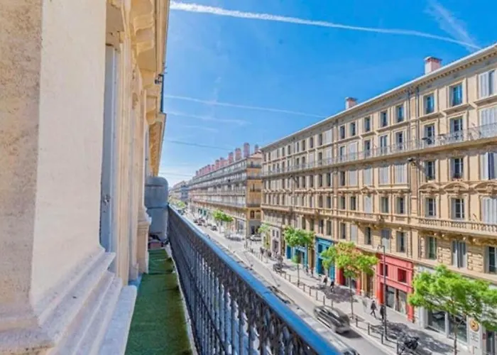 Bel Appartement T3 - 2 Chambres - Republique